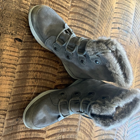 Sorel winter boots - Picture 2 of 4